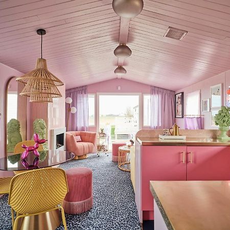 Fun Barbie Inspired, 6 Berth Caravan - Camber Sands Holiday Park, Near The Beach Eksteriør billede
