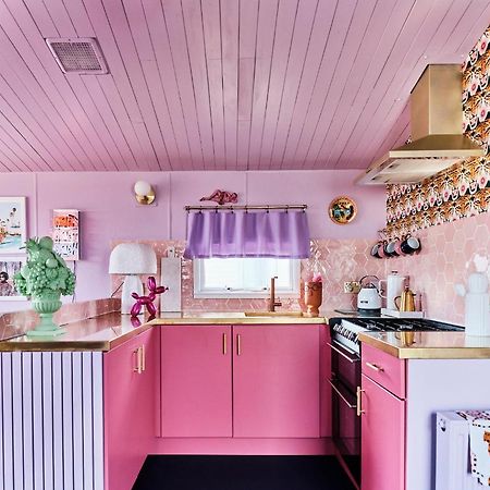 Fun Barbie Inspired, 6 Berth Caravan - Camber Sands Holiday Park, Near The Beach Eksteriør billede